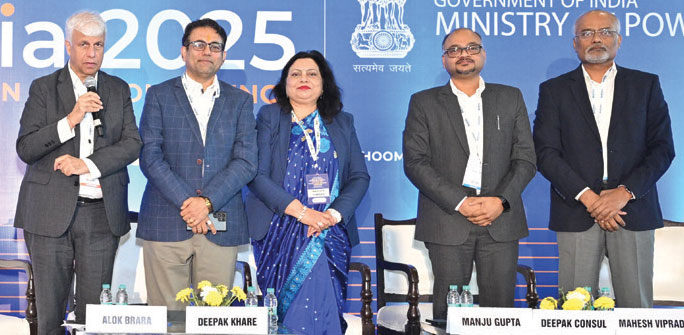 (From left) Alok K. Brara, Publisher, PowerLine; Deepak Khare, Blupine Energy; Manju Gupta, POWERGRID; Deepak Consul, Gentari Renewables; Mahesh Vipradas, Sembcorp India
